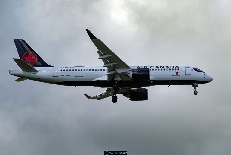 A220-300 Air Canada C-GJXE