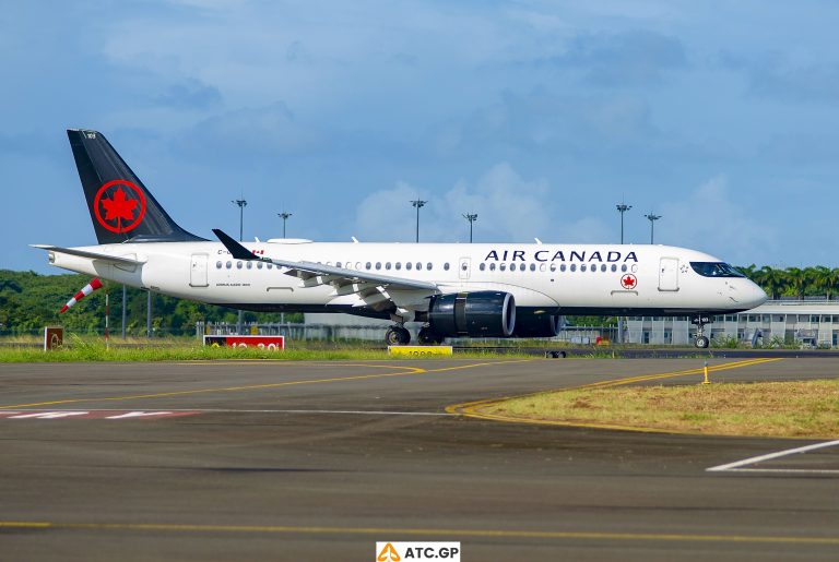 A220-300 Air Canada C-GJXN