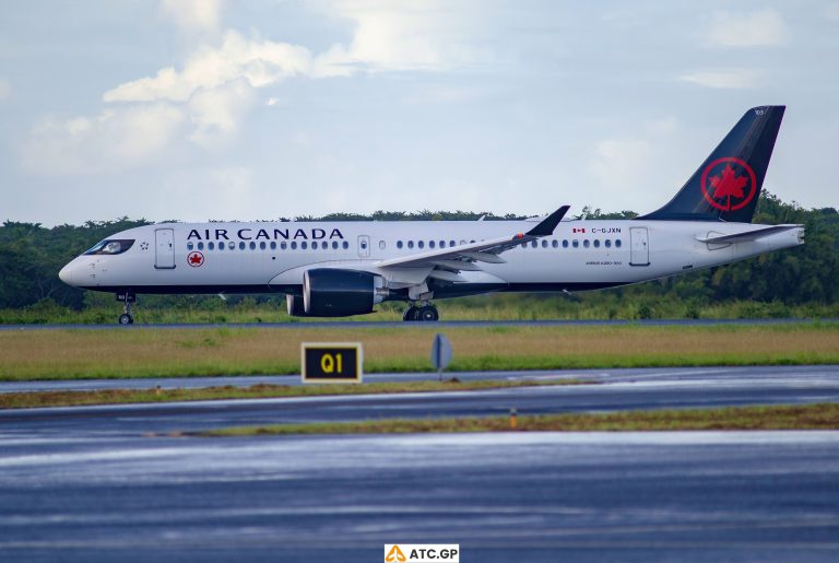 A220-300 Air Canada C-GJXN