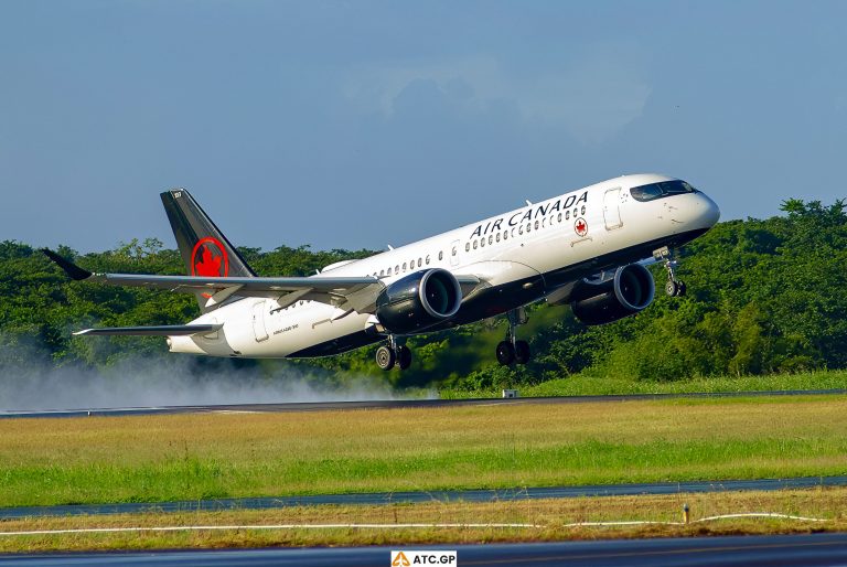 A220-300 Air Canada C-GJXN