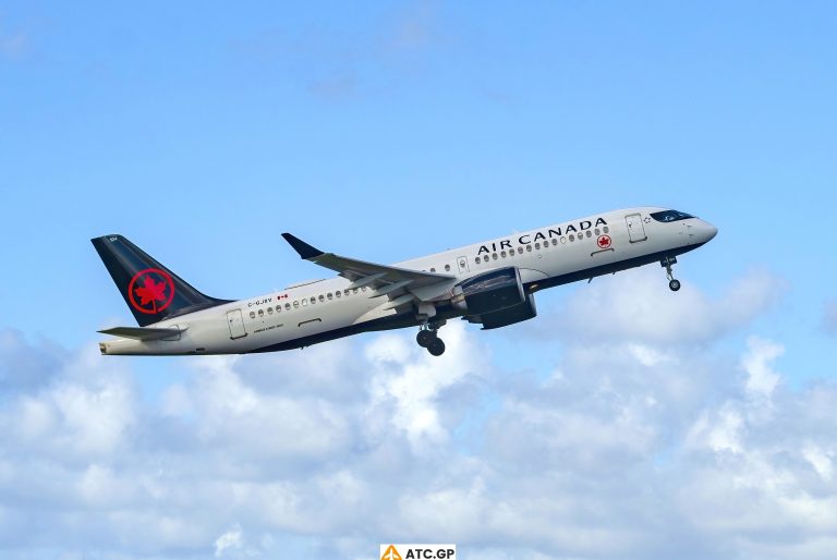 A220-300 Air Canada C-GJXV