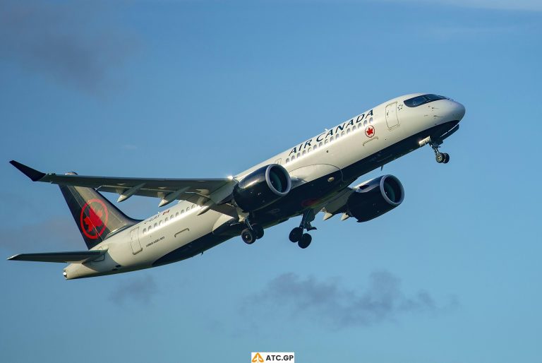 A220-300 Air Canada C-GJXY