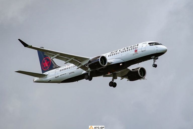 A220-300 Air Canada C-GJYA