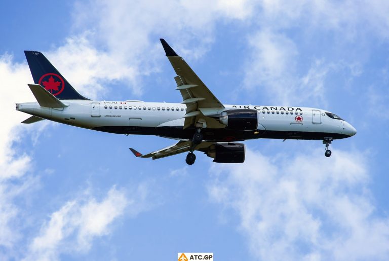 A220-300 Air Canada C-GJYA