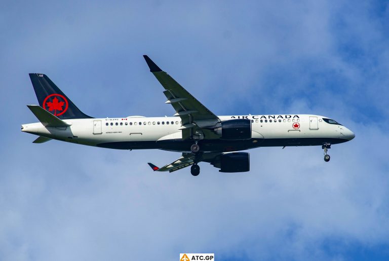 A220-300 Air Canada C-GJYC