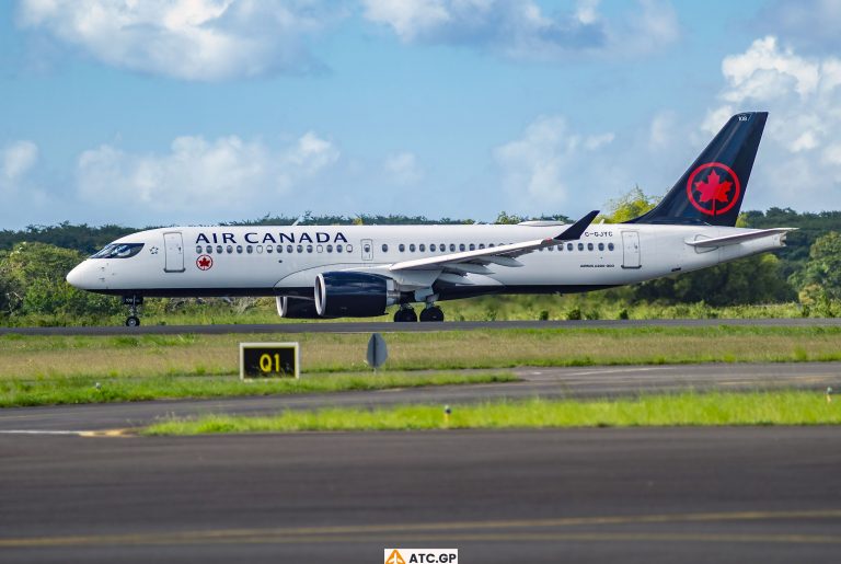 A220-300 Air Canada C-GJYC