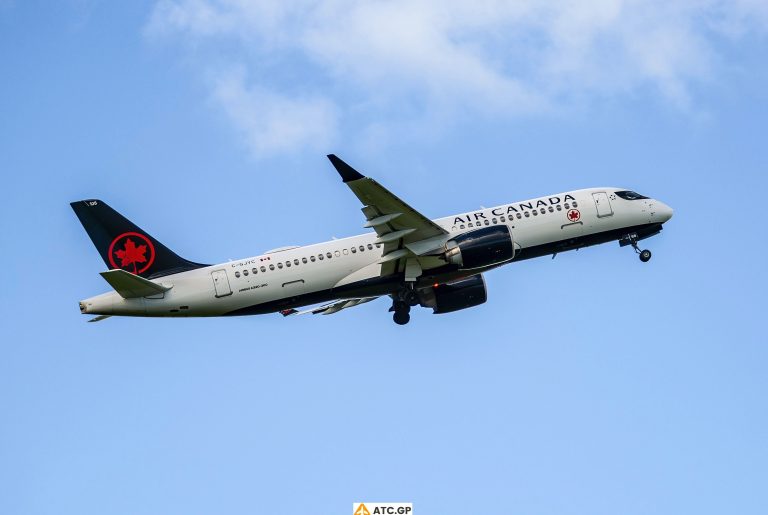 A220-300 Air Canada C-GJYC