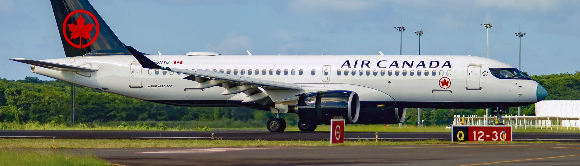 A220-300 Air Canada C-GMYU