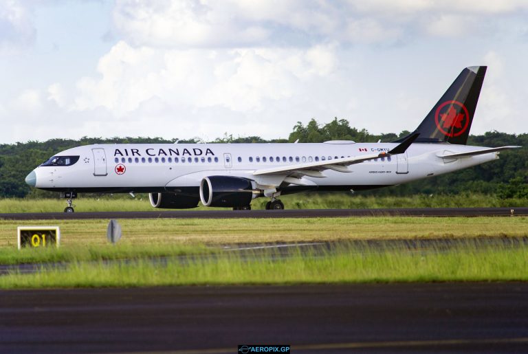 A220-300 Air Canada C-GMYU