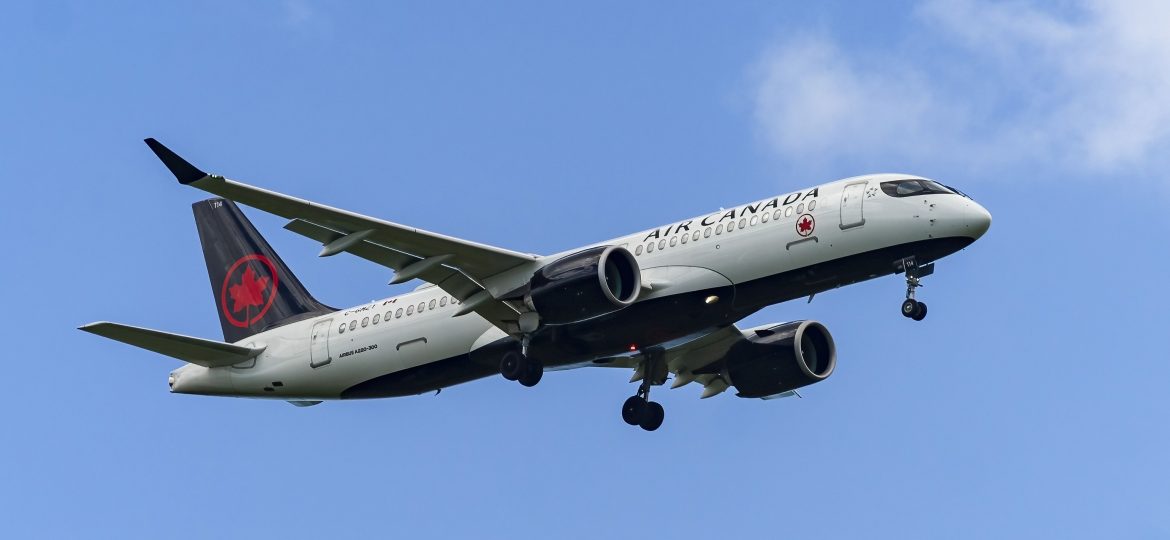 A220-300 Air Canada C-GMZY