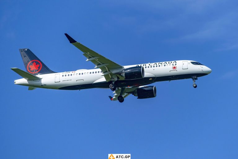 A220-300 Air Canada C-GNAM