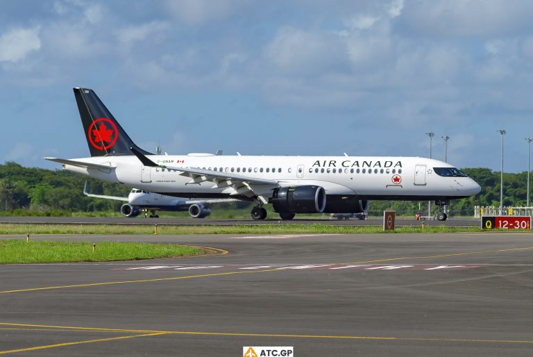 A220-300 Air Canada C-GNAM