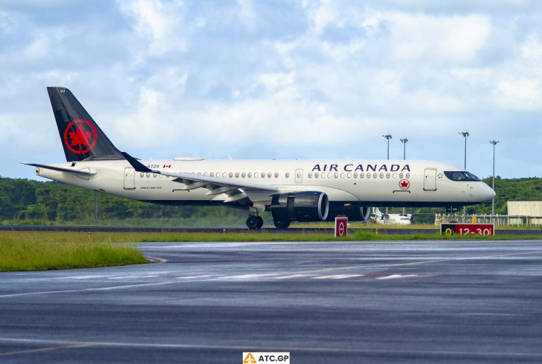 A220-300 Air Canada C-GTZS