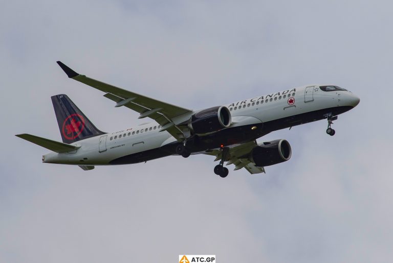 A220-300 Air Canada C-GTZU