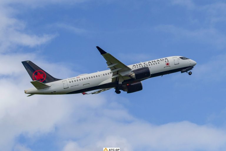 A220-300 Air Canada C-GTZU