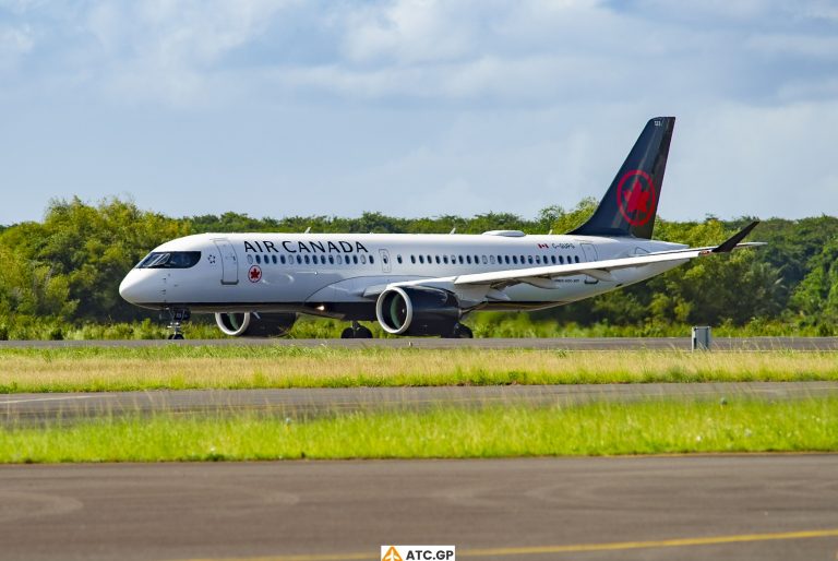 A220-300 Air Canada C-GUPG