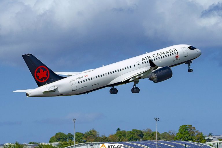 A220-300 Air Canada C-GUPG