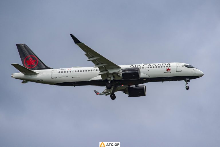 A220-300 Air Canada C-GUPL