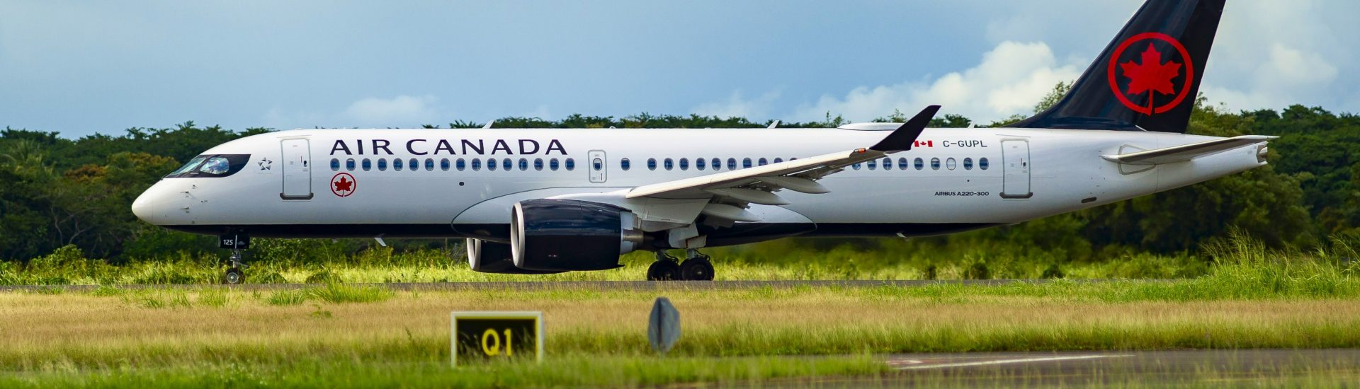 A220-300 Air Canada C-GUPK