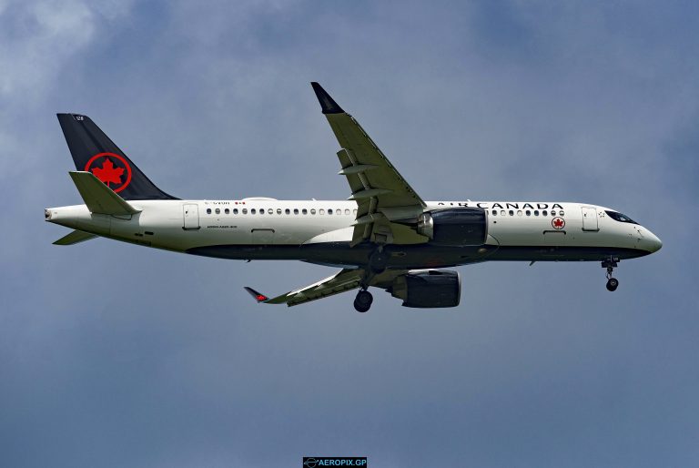 A220-300 Air Canada C-GVUH