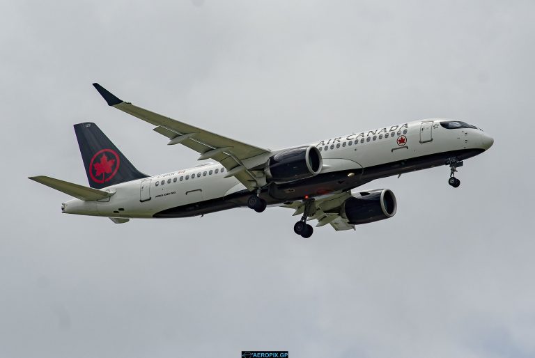 A220-300 Air Canada C-GVUN