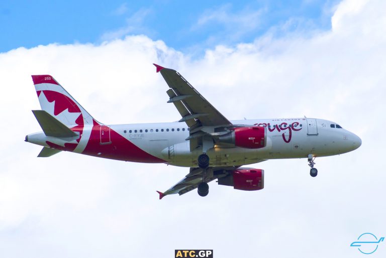 A319-100 Air Canada Rouge C-FYJE