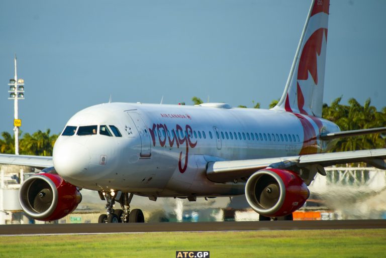 A319-100 Air Canada Rouge C-FYJE