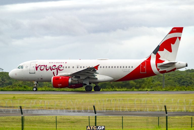 A319-100 Air Canada Rouge C-FYJP