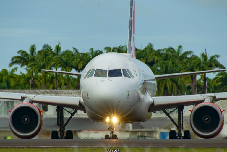 A319-100 Air Canada Rouge C-GSJB