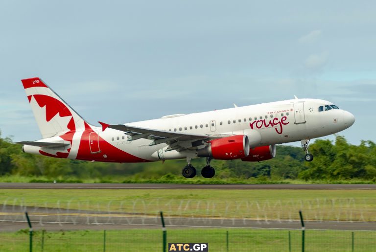 A319-100 Air Canada Rouge C-GSJB