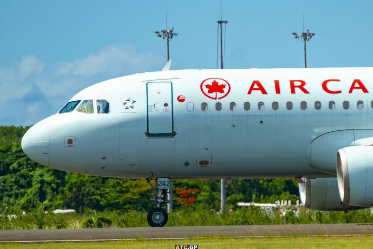 A320-200 Air Canada C-FGKH