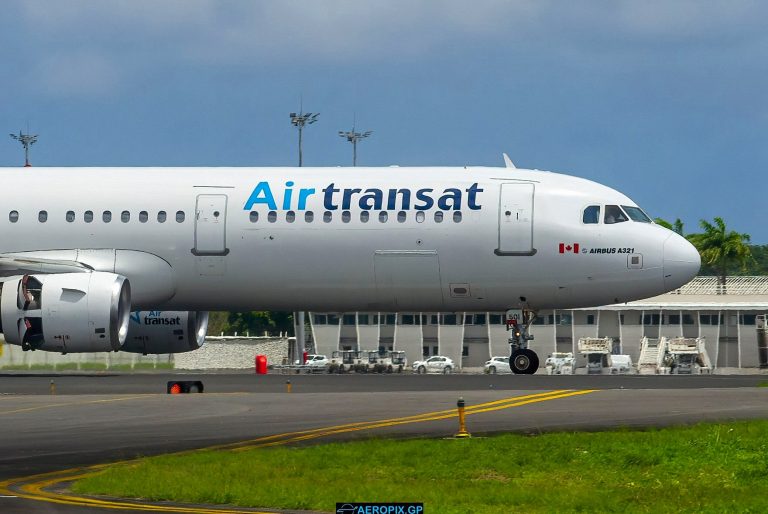 A321-200 Air Transat C-GEZD