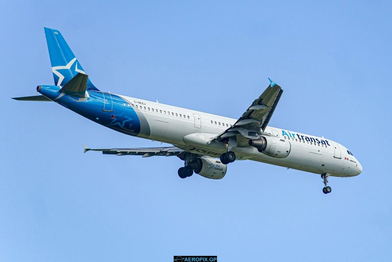 A321-200 Air Transat C-GEZJ