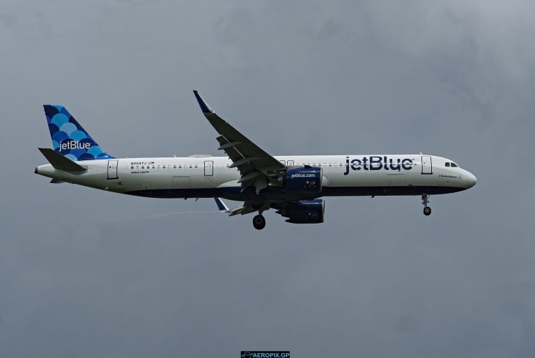 A321-200 jetBlue N2047J