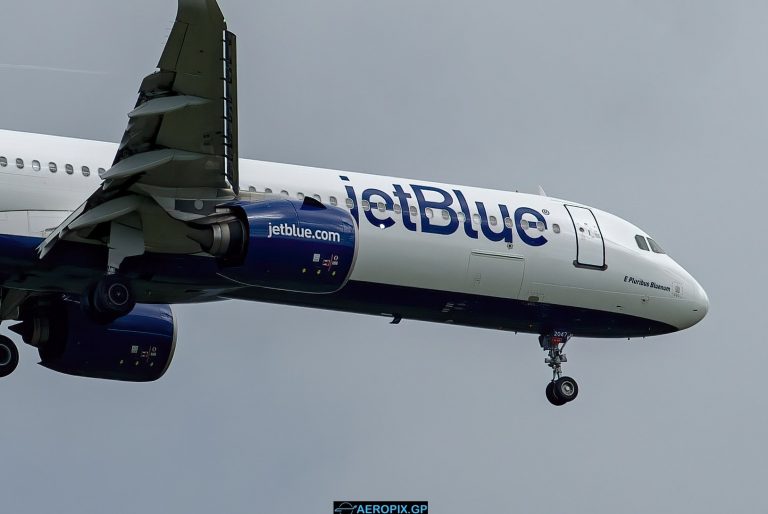 A321-200 jetBlue N2047J