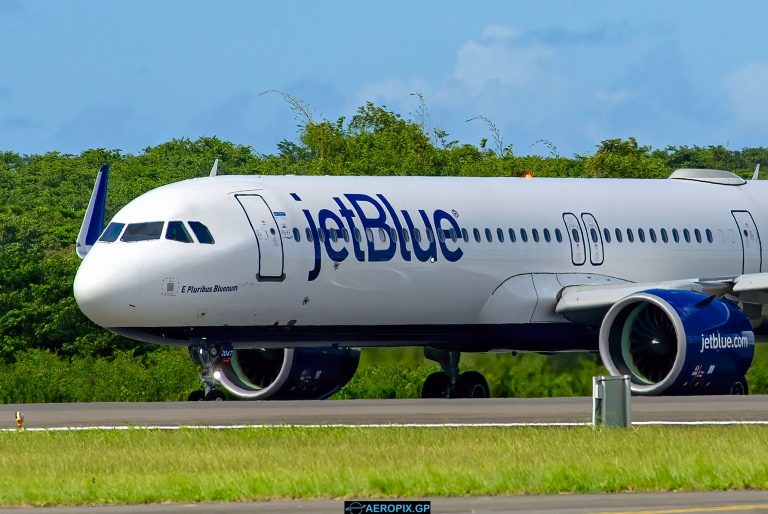 A321-200 jetBlue N2047J