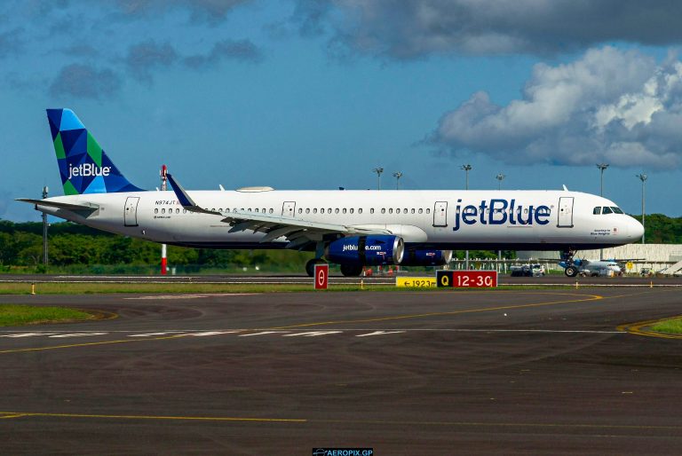 A321-200 jetBlue N974JT