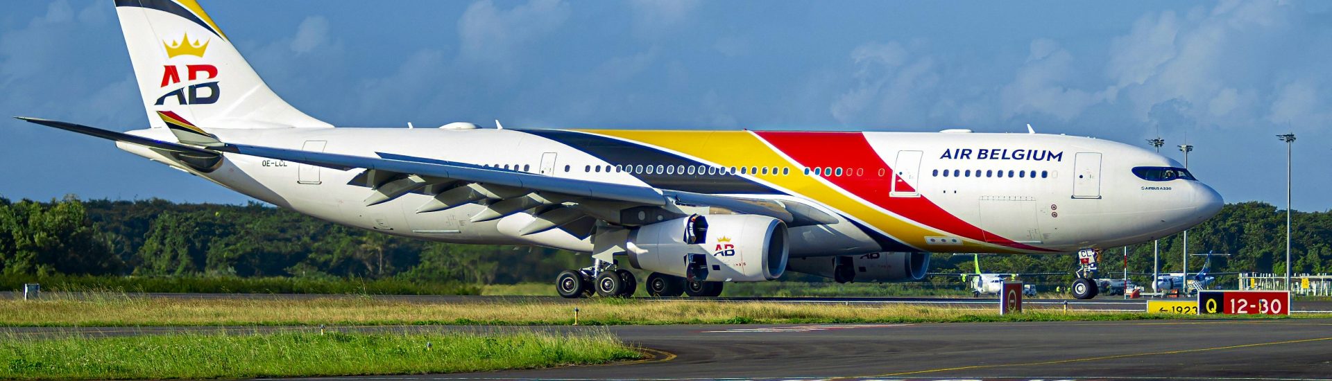 A330-200 Air Belgium OE-LCL