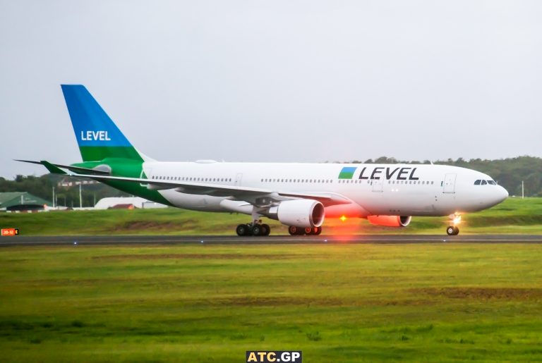 A330-200 Level F-HLVL