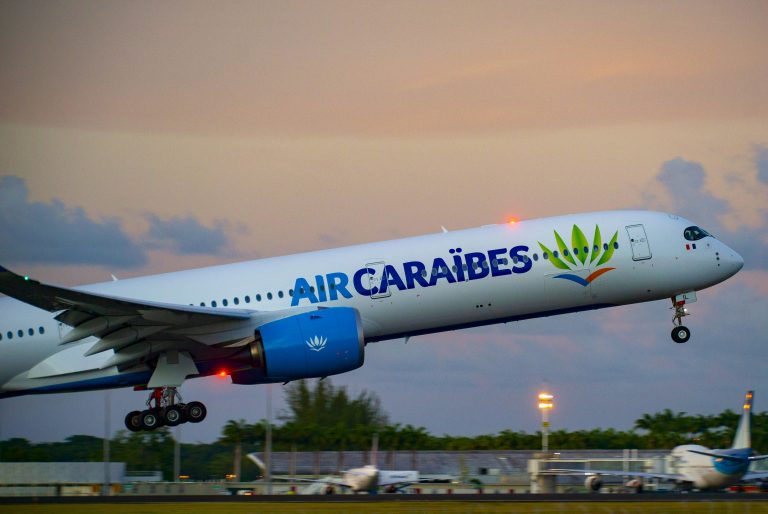 A350-1000 Air Caraïbes F-HMIL 20191228_23AP