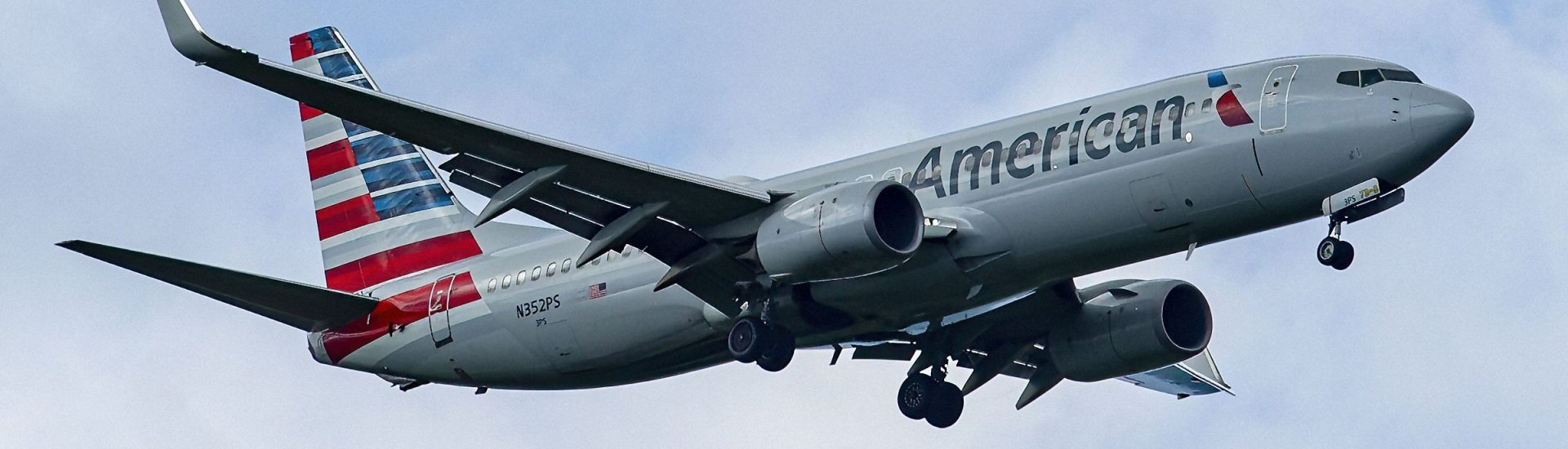 B737-800 American Airlines N352PS