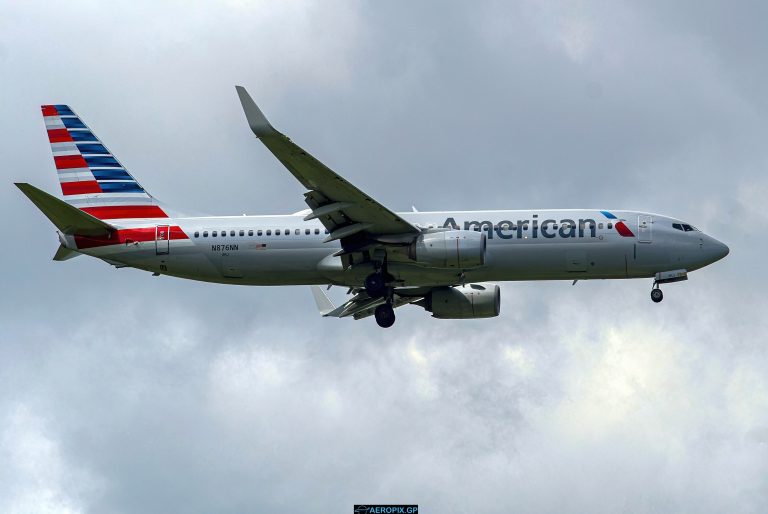 B737-800 American N876NN