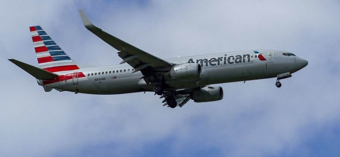 B737-800 American Airlines N890NN