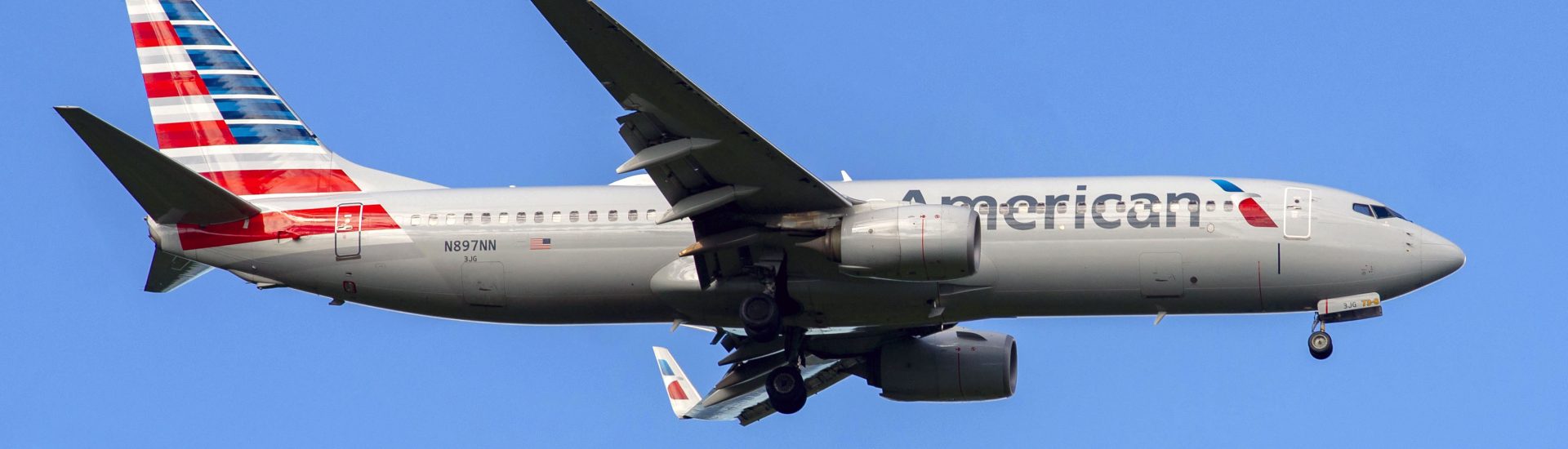 B737-800 American Airlines N897NN