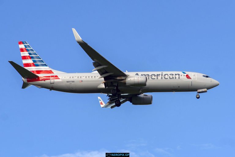 B737-800 American N897NN