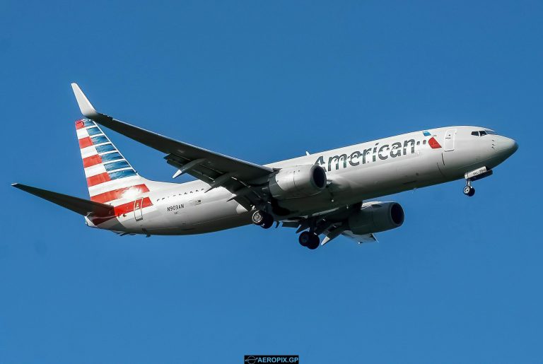 B737-800 American N903AN