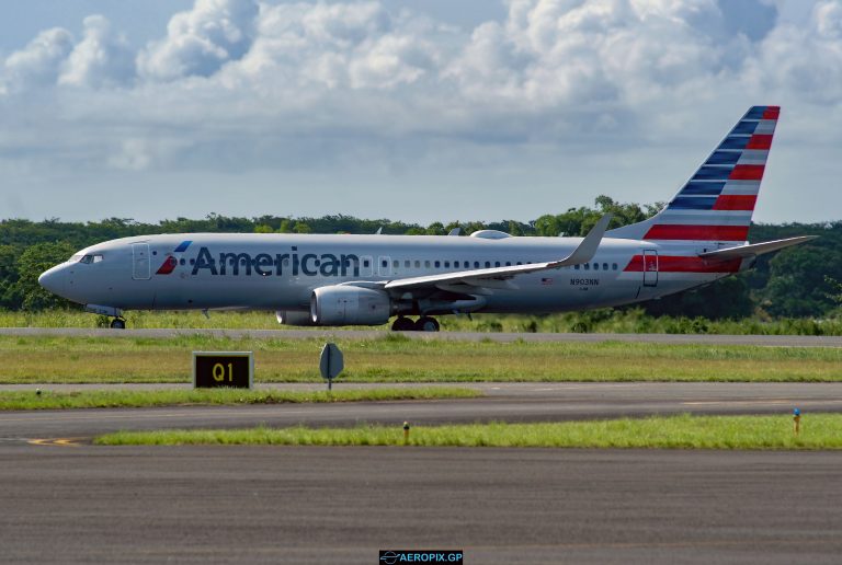 B737-800 American N903NN