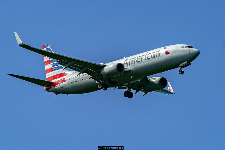 B737-800 American N965AN