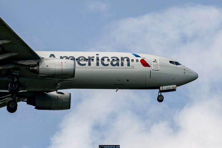 B737-800 American N965AN