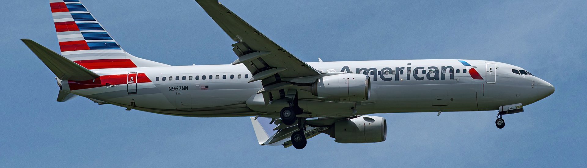 B737-800 American Airlines N967NN